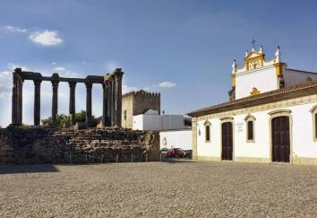 evora-temple-square